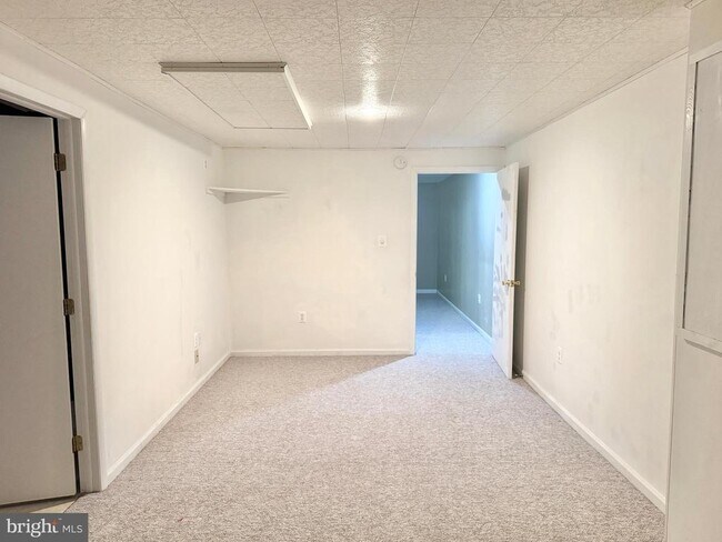 Building Photo - 15407 Skyline Dr