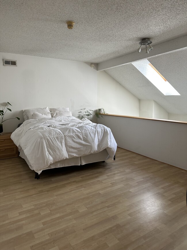 Building Photo - 1602 Society Pl