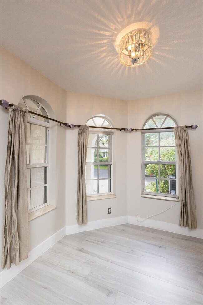 Building Photo - 50 Desford Ln