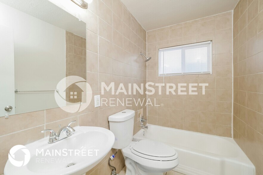 Building Photo - 513 Melrose St