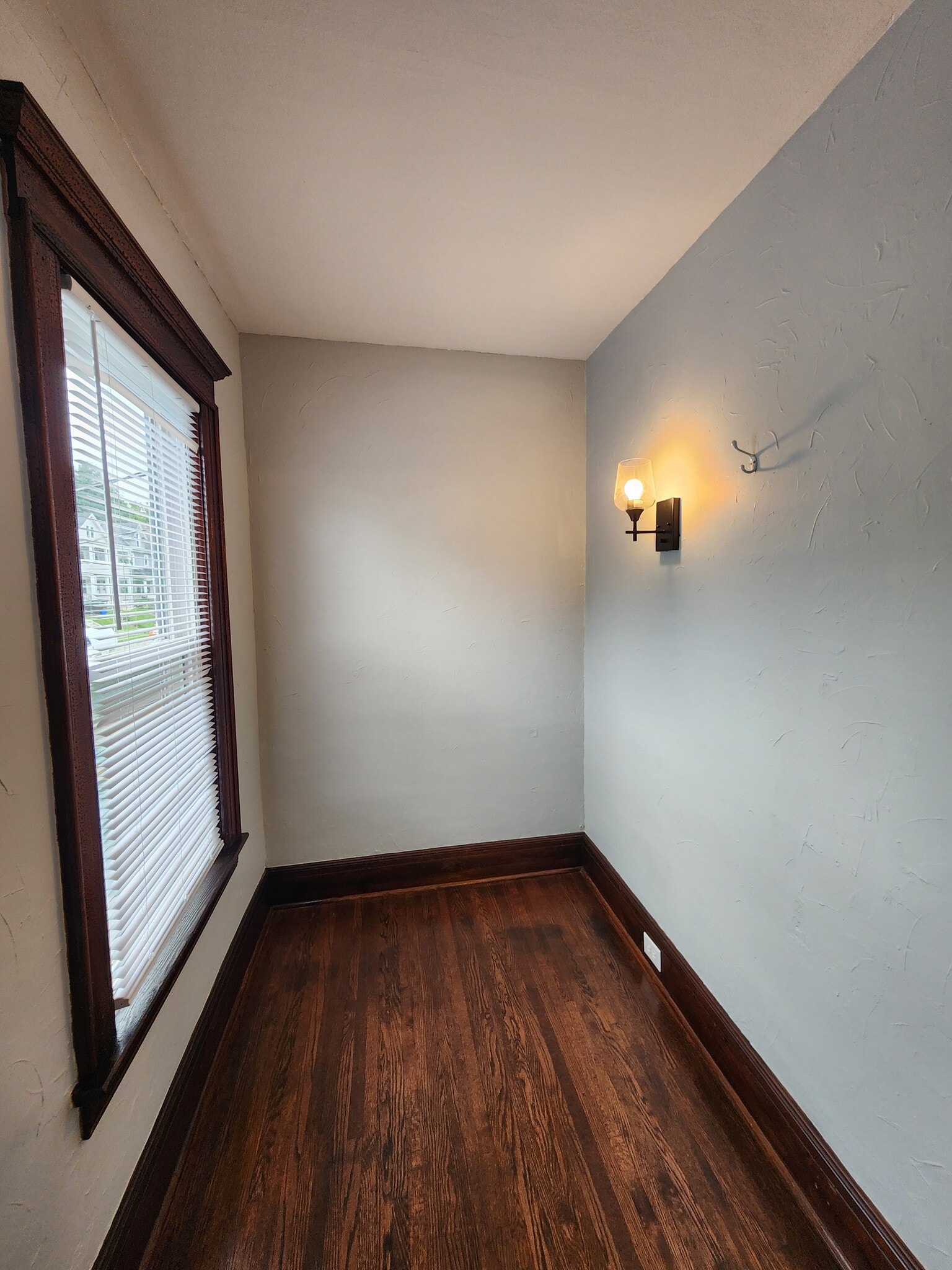 Building Photo - 260 Tennyson Ave