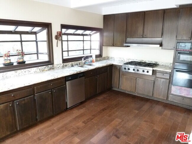 Building Photo - 3900 Pacific Ave