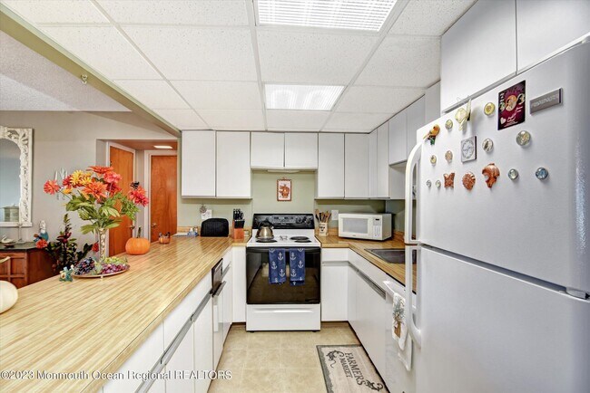 Building Photo - 77 E Water St