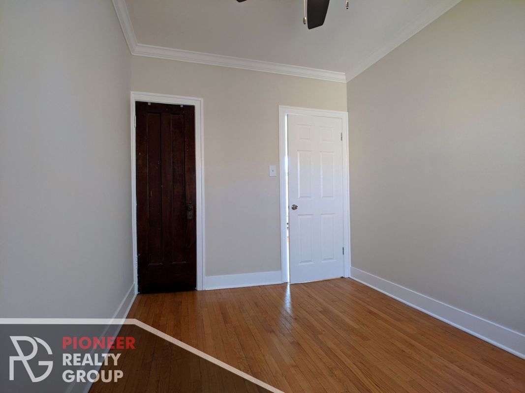 Building Photo - 3815 N Greenview Ave