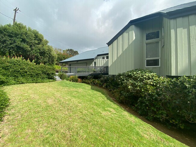 Building Photo - Kamuela Heights