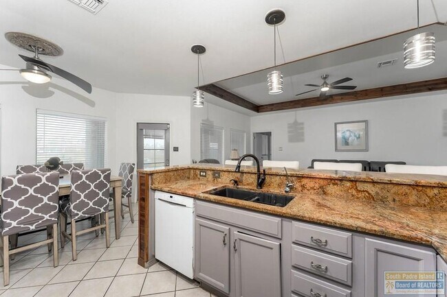 Building Photo - 1 Torrey Pines Dr