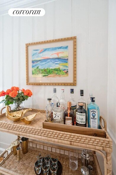 Building Photo - 70 Miller Ln E