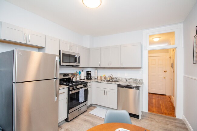 Building Photo - 636 Washington St