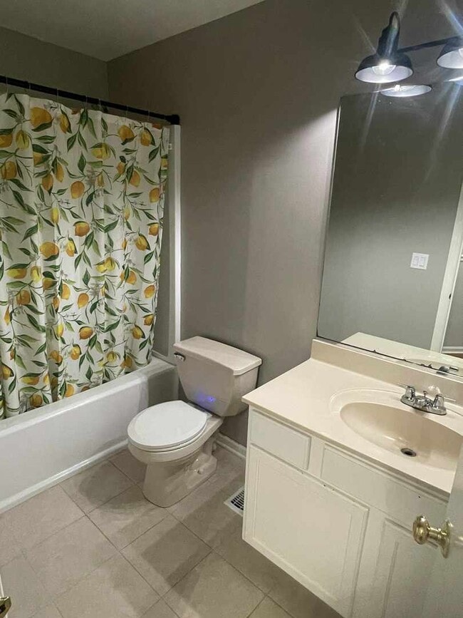 Building Photo - 76 Canterbury Trail