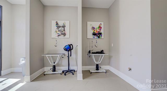 Building Photo - 16408 Holly Crest Ln