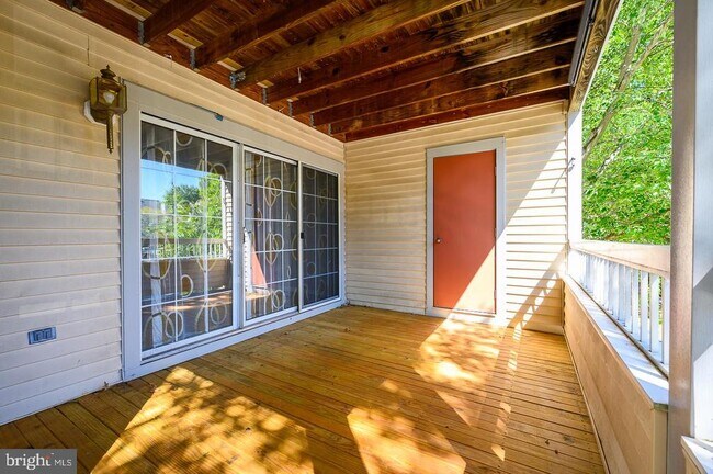 Building Photo - 115 Cascade Ct