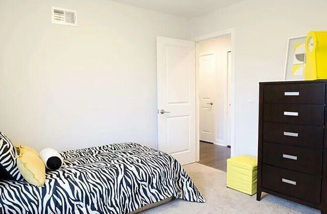 Building Photo - 2995 Livingston St