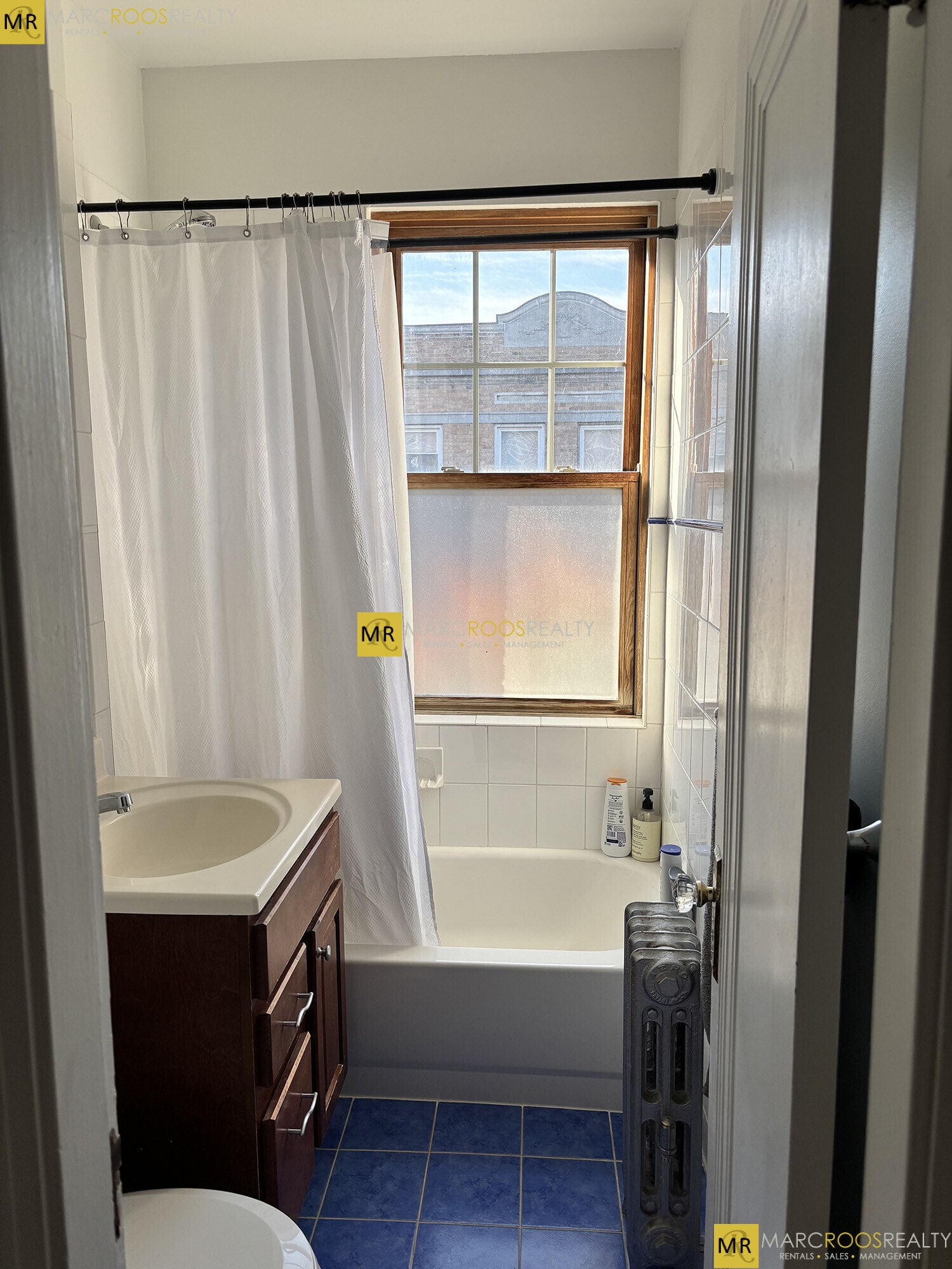 Building Photo - 52 Strathmore Rd