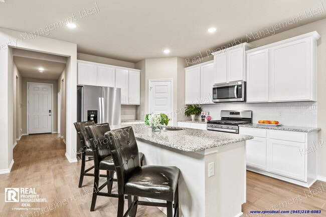 Building Photo - 2000 Plum Pk