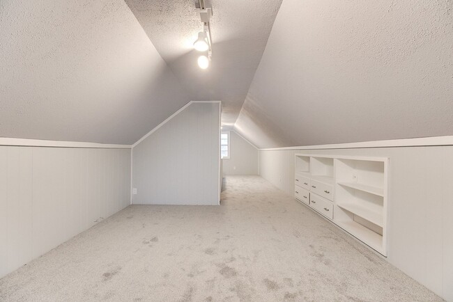 Building Photo - Stunningly Renovated 5-Bed Arden Hills Home.
