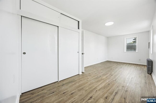 Building Photo - 826 7th St