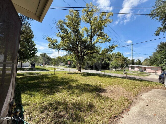 Building Photo - 3078 W 15th St