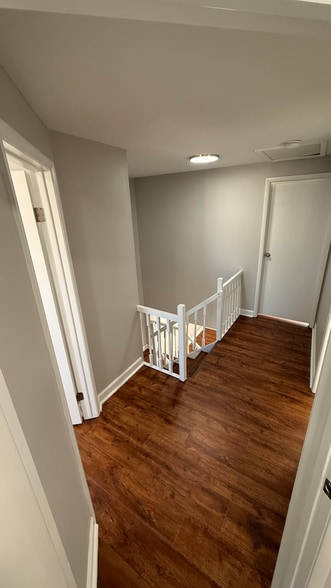 Upstairs Hallway - 1319 Peabody Dr