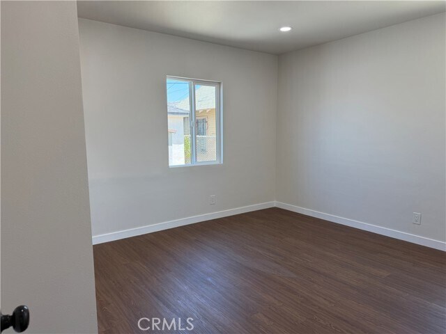 Building Photo - 1327 W 89th St