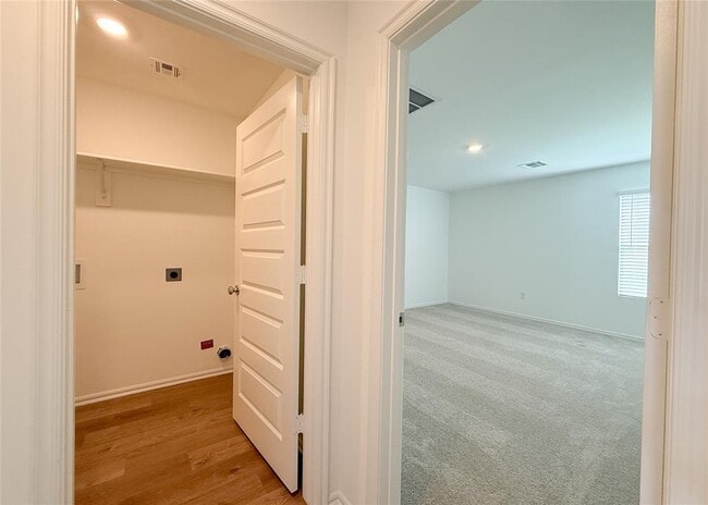 Building Photo - 16208 Lovers Ln