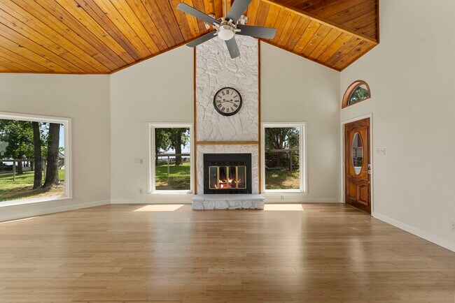 Building Photo - 3920 Brookhaven Dr