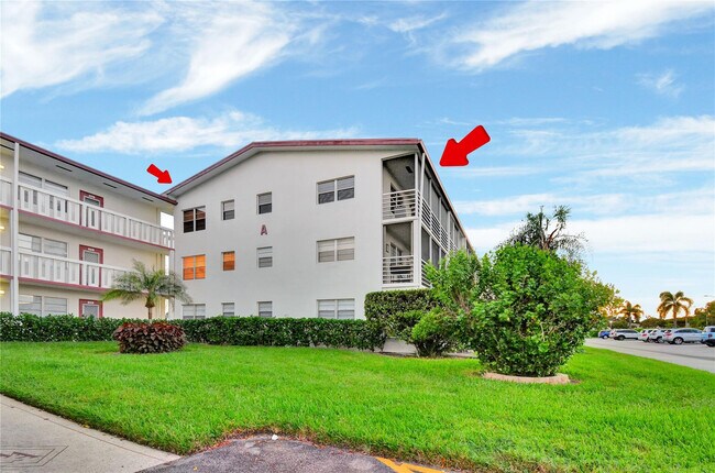 Building Photo - 33 Fanshaw A