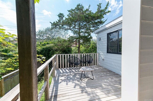 Building Photo - 220 Cottage Walk