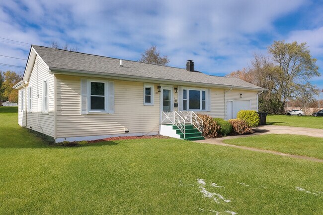 Primary Photo - 1317 Fairview Ave