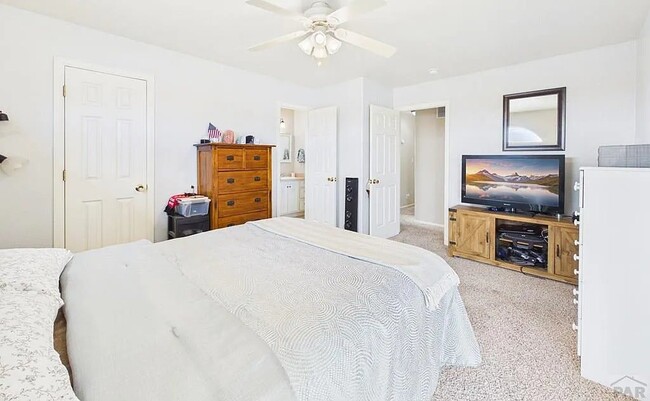 Building Photo - 435 E Stardust Dr