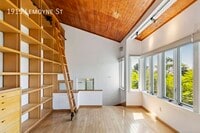 Building Photo - 1915 Lemoyne St