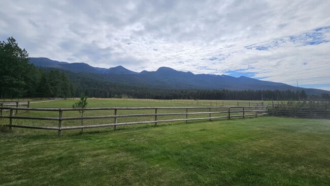 Building Photo - Fully Furnished house on 40 Acres Horse Pr...