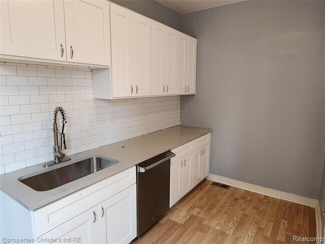 Building Photo - 4207 4th St
