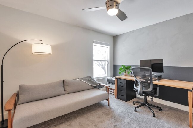 Building Photo - Updated and Spacious 3BED/2BATH Scottsdale Home