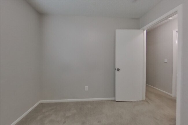 Building Photo - 2610 Townhall Ln