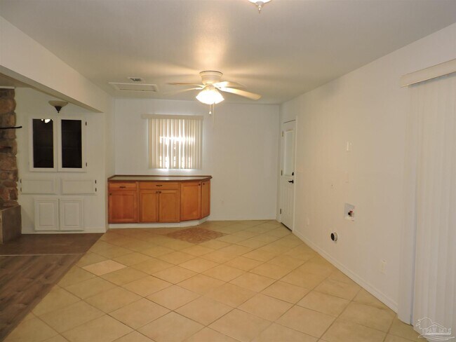 Building Photo - 1070 Sagebrush Trail