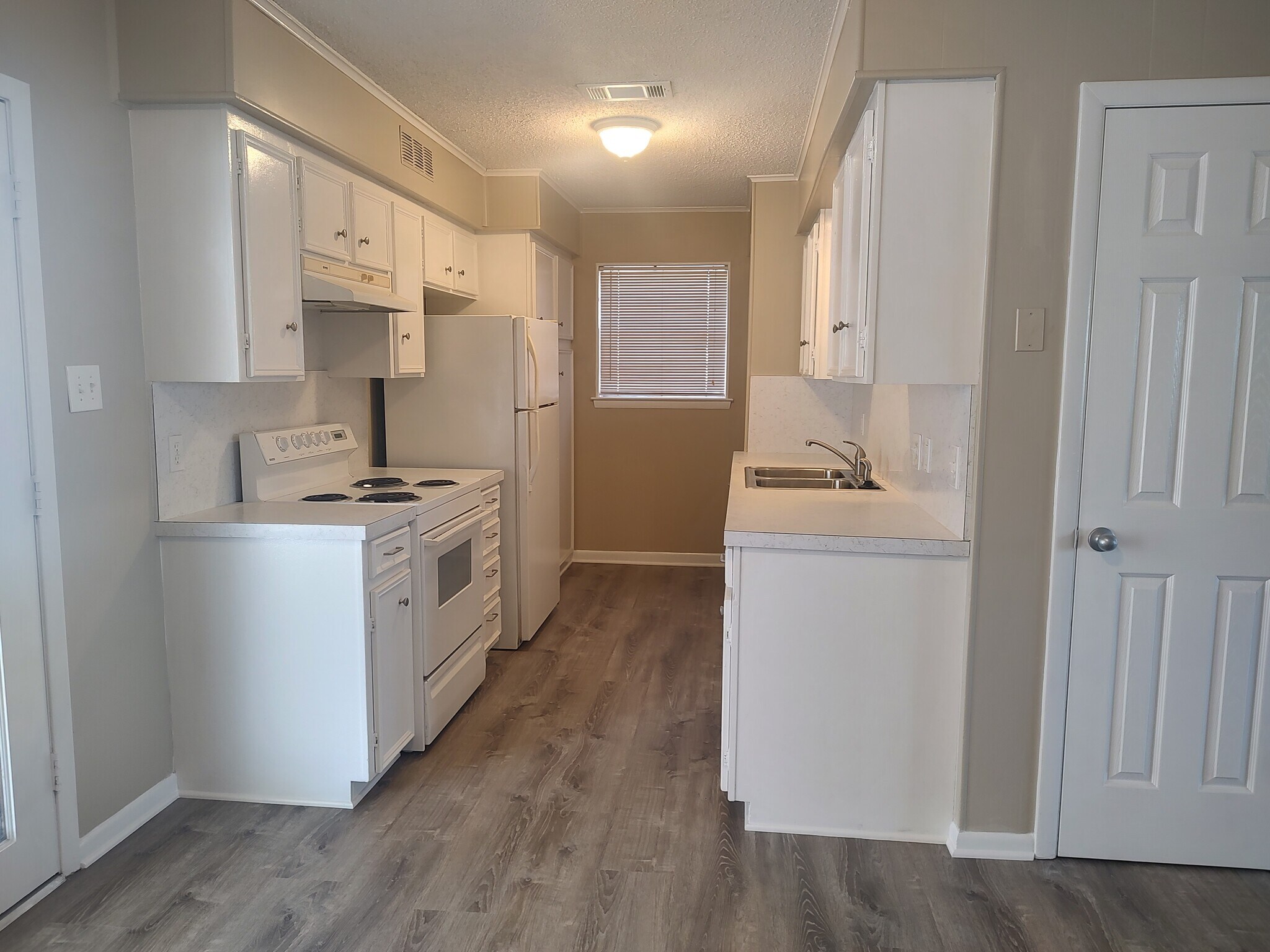 Building Photo - 508 W Baylor St