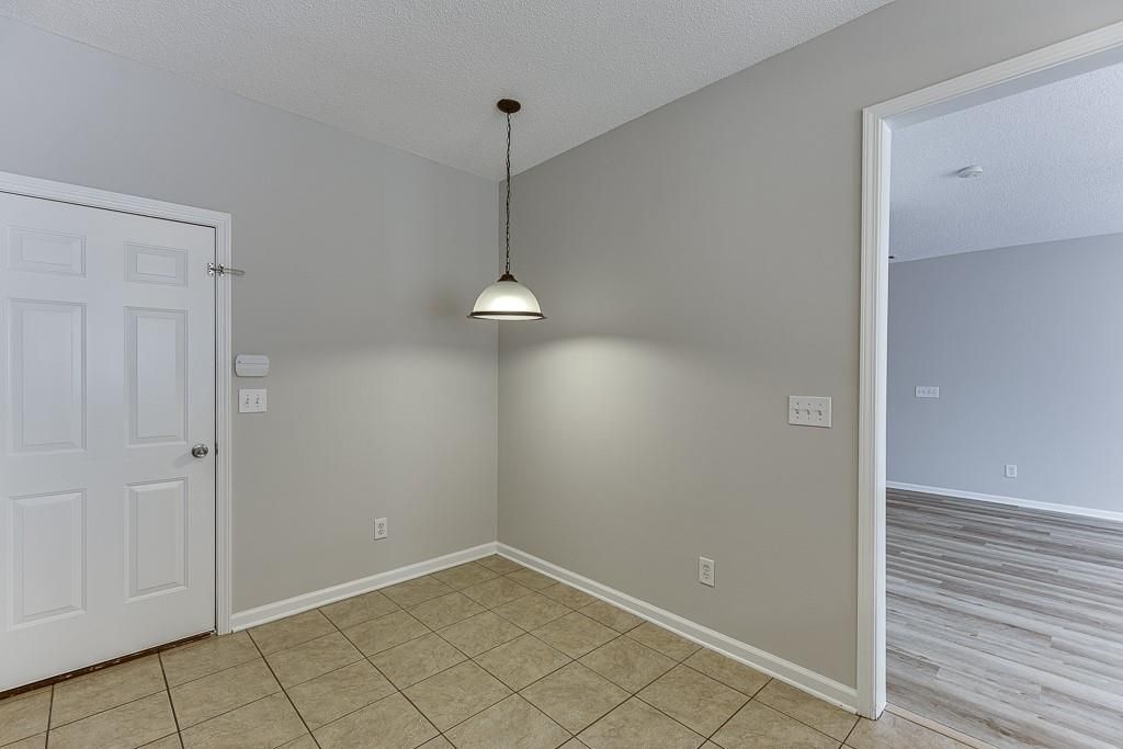 Building Photo - 2421 Elkhorn Ter