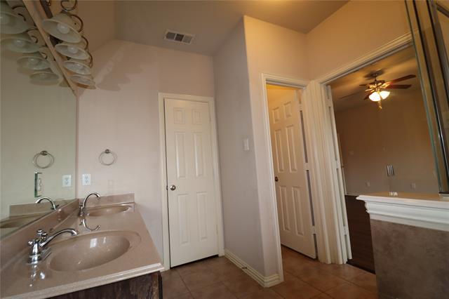 Building Photo - 3014 Pinecrest Dr