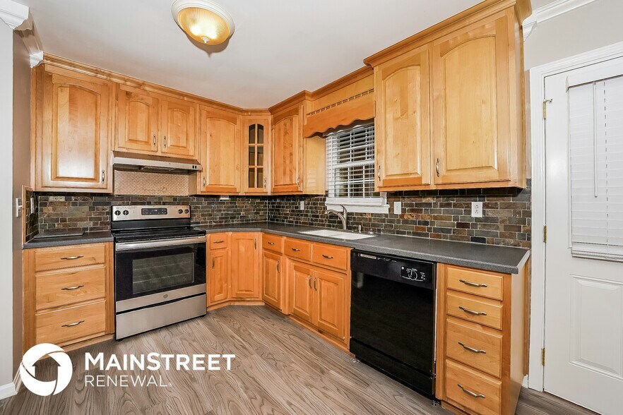 Building Photo - 1516 Highland Dr