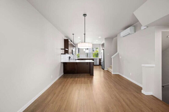 Building Photo - 13717 Admiralty Way