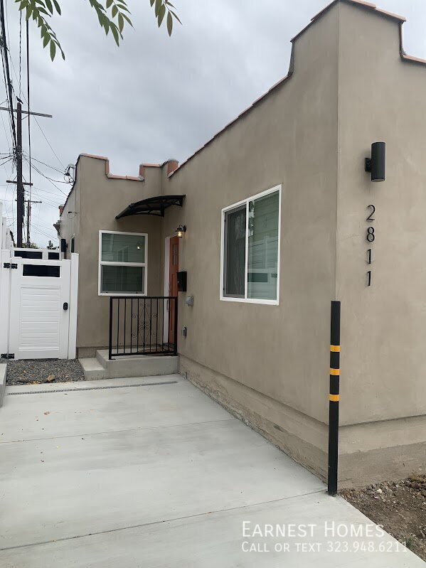 Building Photo - 2811 W 46th St