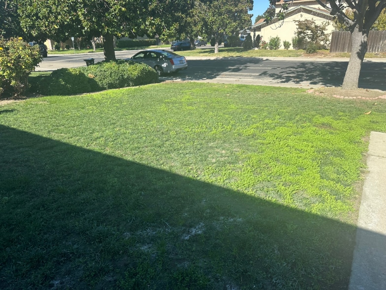 Building Photo - 2440 Stanfield Dr