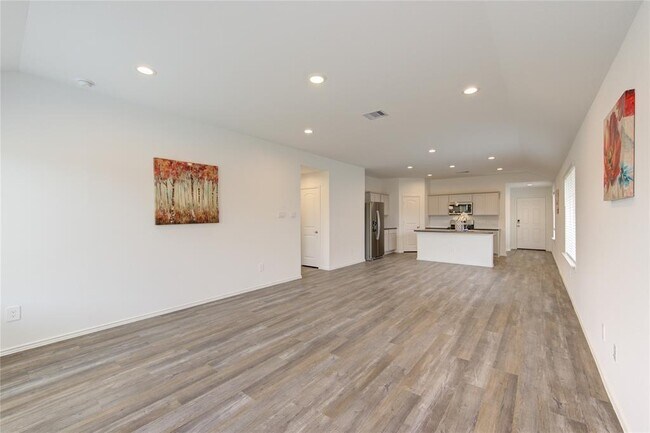 Building Photo - 24434 Elmwood Falls Dr