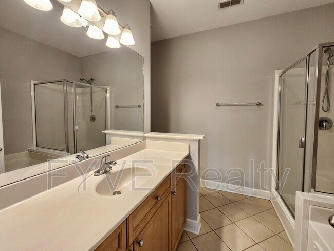 Building Photo - 8441 Callabee Way