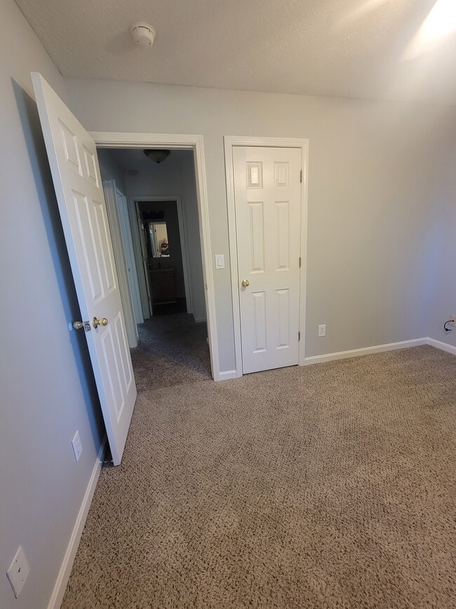 Building Photo - 1216 Pebble Creek Dr