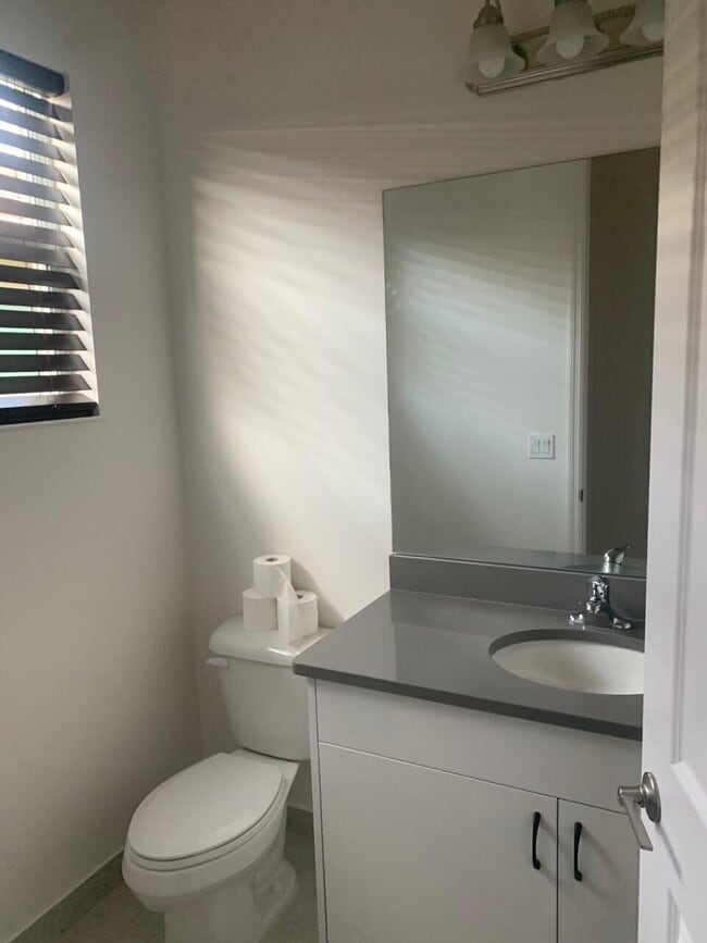 Building Photo - 11643 SW Moon River Way