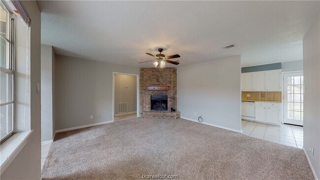 Building Photo - 1107 Braeswood Dr