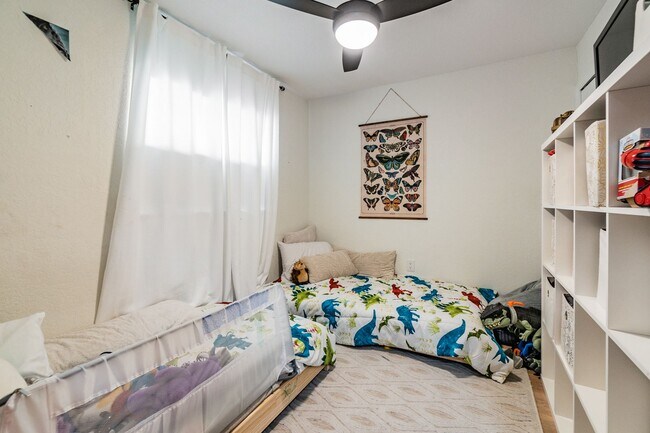 Building Photo - 1813 Chinaberry Dr