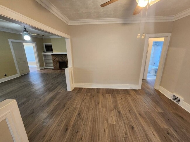 Building Photo - 15816 Grovewood Ave