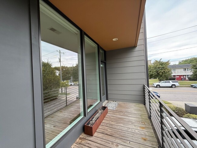 Building Photo - Premier 2BD, 2.5BA Downtown Raleigh Townho...